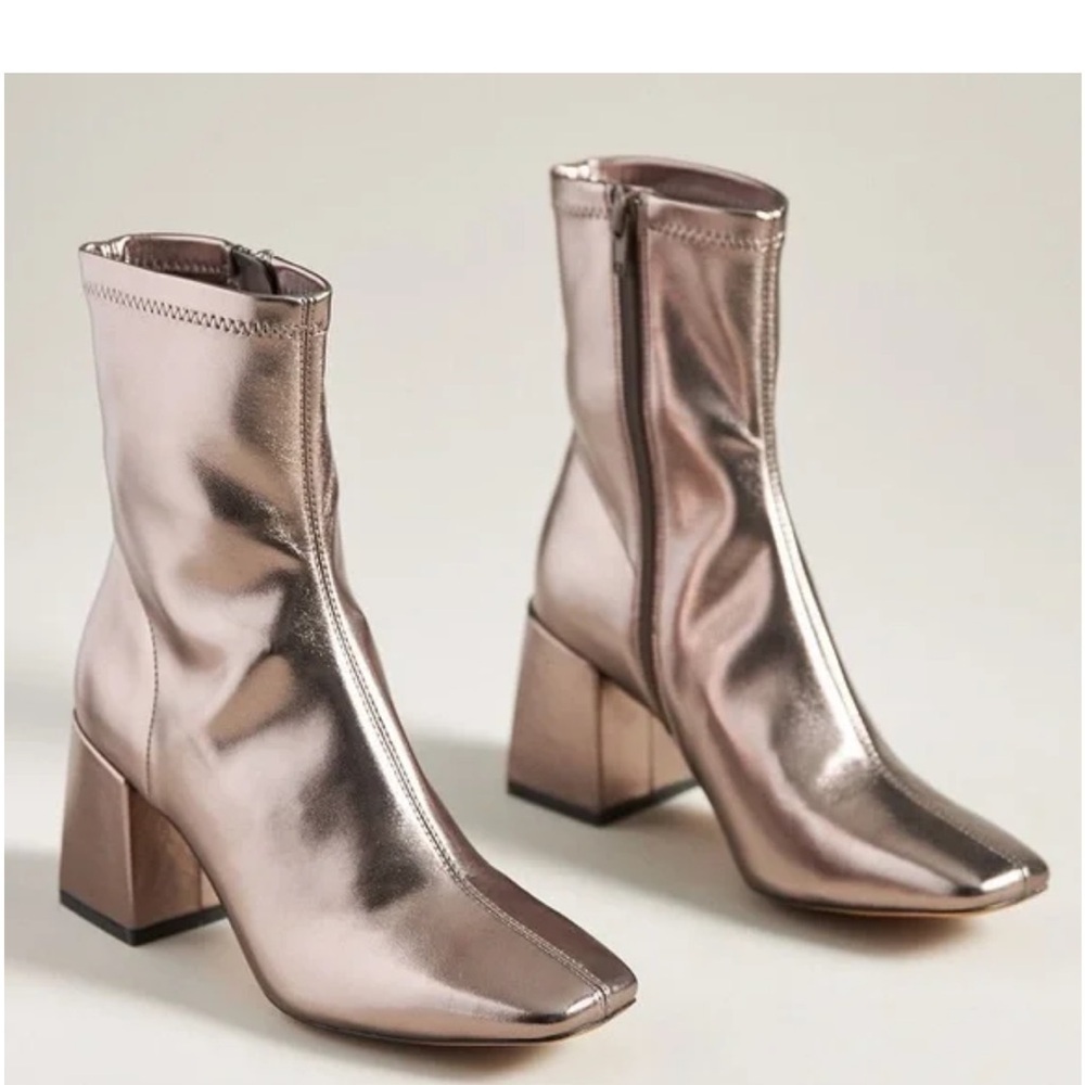 NIB Silent D Carina Heeled Ankle
Boots